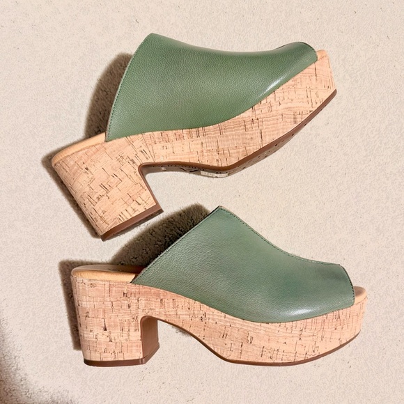 Sundance Catalog platform leather clogs like new - Picture 10 of 14